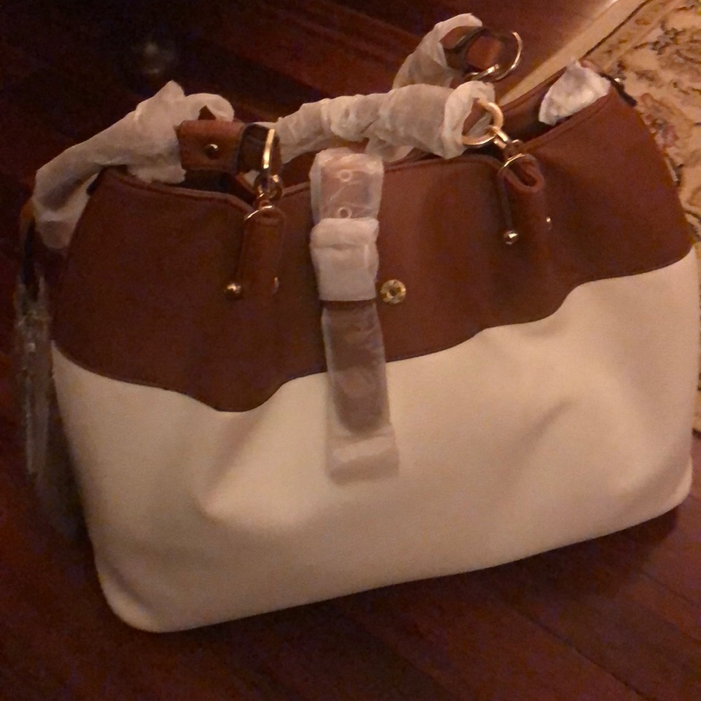 Wilson Leather Carry All Bag, New never used.
